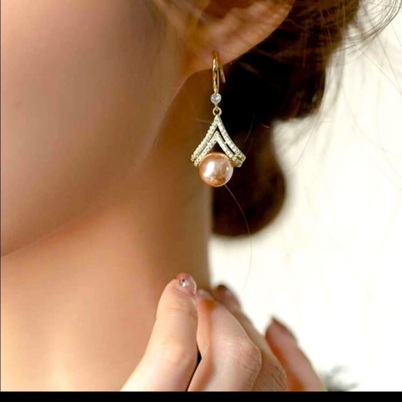 Pearl earring - Picture 3 of 3